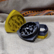 4-part-Grinder, Gold/Black/Steelblue/Gold